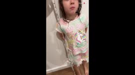 Fun dad creates a rollercoaster stimulator for his daughter