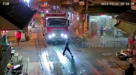 Truck tyre explosion damages local shop in southern China
