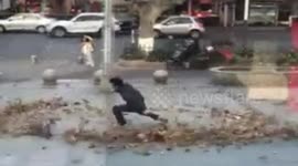 Man uses wind to pretend he has supernatural martial arts powers