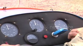 新乡男子耗资20多万自制小飞机 小时梦想飞摔断胳膊