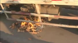 Driver uses FIRE to defrost the fuel tank on his truck
