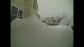 Amazing time-lapse shows blizzard engulfing garden in Virginia, US