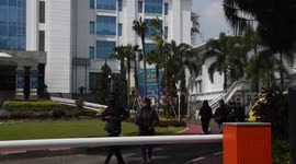 People are quaeue from this morning to exchange new currency ahead of lebaran at the West Java Representative Bank Indonesia Office in The Braga Area, Bandung, West Java, Indonesia, Wednesday 5 April 2023.