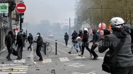 Rocks and objects thrown during new protest in Nantes, France
