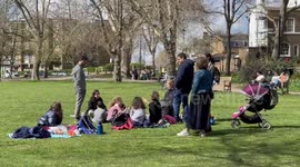 Londoners enjoy Good Friday with rare winter sunshine as mercury climbs over 10 degrees with sunny intervals