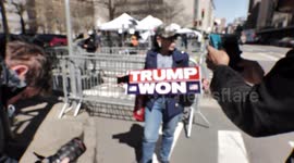 Trump Supporter is saying that Trump loves everybody in NYC