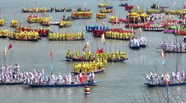 Illustrious-looking aquatic temple fair takes place in China