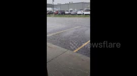 US: Strong Isolated Thunderstorm Brings Hail To Kansas City Metropolitan Area 3