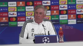 Carlo Ancelotti and Alaba analyse the match against Chelsea after training session