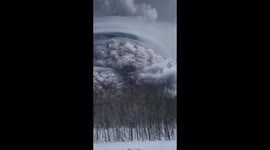 Huge ash plume eruption in Russia as Kamchatka's Shiveluch volcano blasts 20 kilometers high
