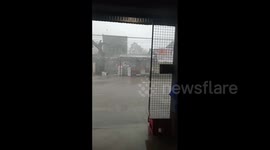 Philippines: Storm Rosal Lashes Luzon Island With Gusty Winds, Heavy Rains 3
