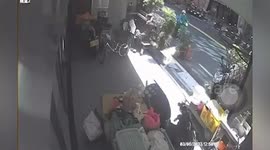 Sweet pet dog collects letter from postman in Taiwan