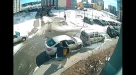 Garbage truck causes collision with car and endangers passengers!