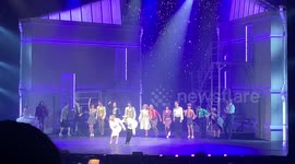 people finishig a dancing cancer