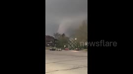 US: Tornadoes Reported After Powerful Storm Hits Greater St. Louis