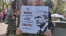 Support to Julian Assange (WikiLeaks). Paris, France, Place Saint-Michel. 16 april 2023, 14h.