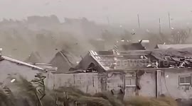 Terrifying tornado rips through Chinese city, leaving destruction in wake