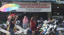 Street SInger in Indonesia