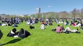 Heavy police presence as hundreds flock to Hyde Park for 420