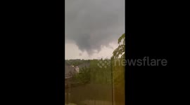 Tornado touches down un Tyler, northeast Texas