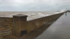 Lincolnshire residents brace for strong winds and high tides