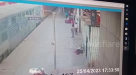 Alert cop saves life of woman whole attempted to board moving train in northern India