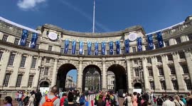 King Charles coronation: Workers install sign on the Admiralty Arch