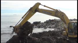 200 tons of garbage piles on coast of Padang, Indonesia
