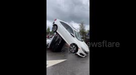 US: Cars Flipped, Trees Downed After Tornado Touches Down In Palm Beach Garden, Florida 2
