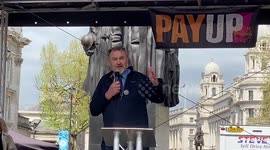 National Education Union joint general secretary Kevin Courtney speaks at a teachers’ rally outside Downing St