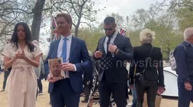 Hairy and Meegan? Fake Harry and Meghan show up to the Mall ahead of Coronation