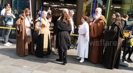 Star Wars enthusiasts enjoy 'May the Fourth be with you' day in London