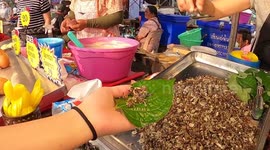Try these FIVE super-strange street food snacks in Thailand