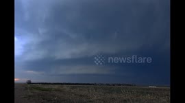 Incredible Time-Lapse Footage: Gigantic Supercell Formation Over Nebraska Village