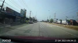 Out-of-control truck plows through vehicles waiting for red light to change at junction