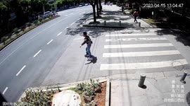 Boy miraculously survives after roller skating collision with truck in China