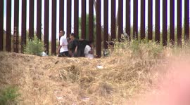 Migrants stranded in no-man's land between border walls amid Title 42's end