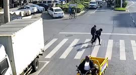 Electric three-wheeler drags pedestrian for several metres after rope tangles her foot in China