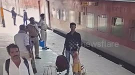 Alert cop saves life of man who slips while boarding moving train in northern India