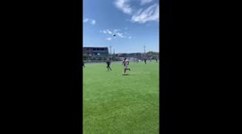 Olha o ele fez! Assista esse golaço fora da área surpreendendo o goleiro