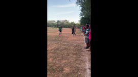 Nosso camisa 10 cria uma ótima jogada, más o nosso atacante perde o gol