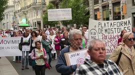 Civil servants hold mass demonstration for better pay in Madrid