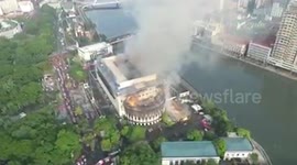 Fire ravages historic post office in the Philippines