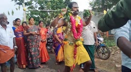 எங்கள் ஊர் கோவில் திருவிழாவில் சாமிக்கு வேண்டி அழகு குத்தி ஆட்டம் போட்டு வேண்டுதல் நிறைவேற்றப்பட்டது
