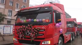 Bridegroom uses ten lorries as wedding cars to pick bride up
