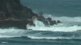 Spectacular waves in Donostia (Basque Country) - Espectaculares olas en Donostia (Pais Vasco)