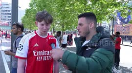 Arsenal Fan tests his football knowledge prior to kick-off against Wolves