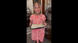 4-year-old girl tries sushi for the first time with unexpected results