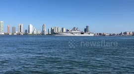 USS Wasp leaving New York after Fleet Week