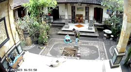 Mother's swift action: a heart-stopping moment captured in Bali